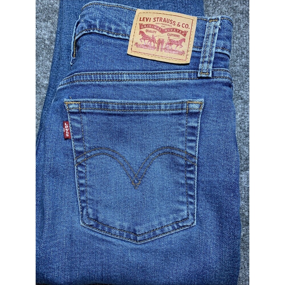 Levi Womens Size 28x28 Wedgie Straight Button Fly Jeans Medium Wash High Waisted